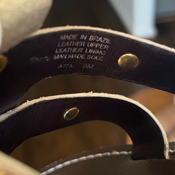 Barely Worn Tory Burch Gold Sandals Size 9 - Picture 3 of 3